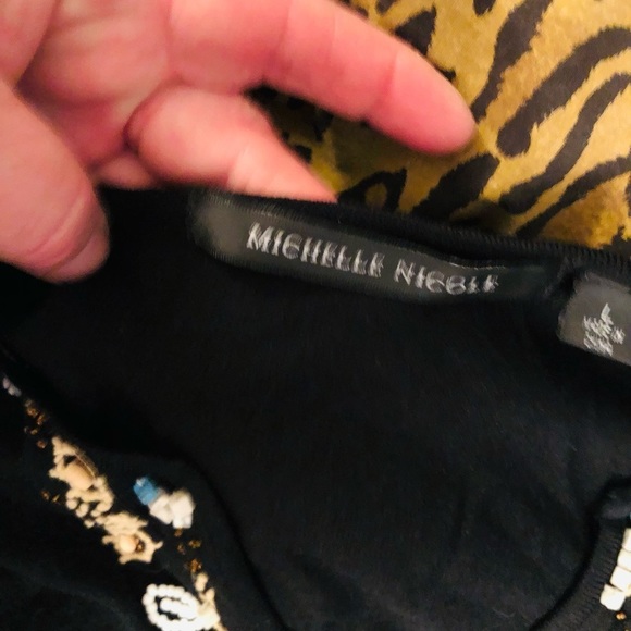 Michelle Nicole black beaded V-neck 3/4 sleeves stretch shell detail, size large - Picture 5 of 9